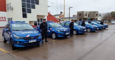Provincia entregó seis móviles policiales al departamento San Martín